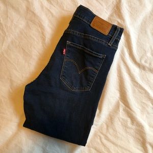 Levis 724 high rise straight jeans